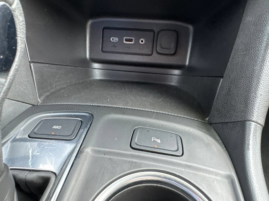 Used 2024 Chevrolet Equinox LT AWD/4WD image 24