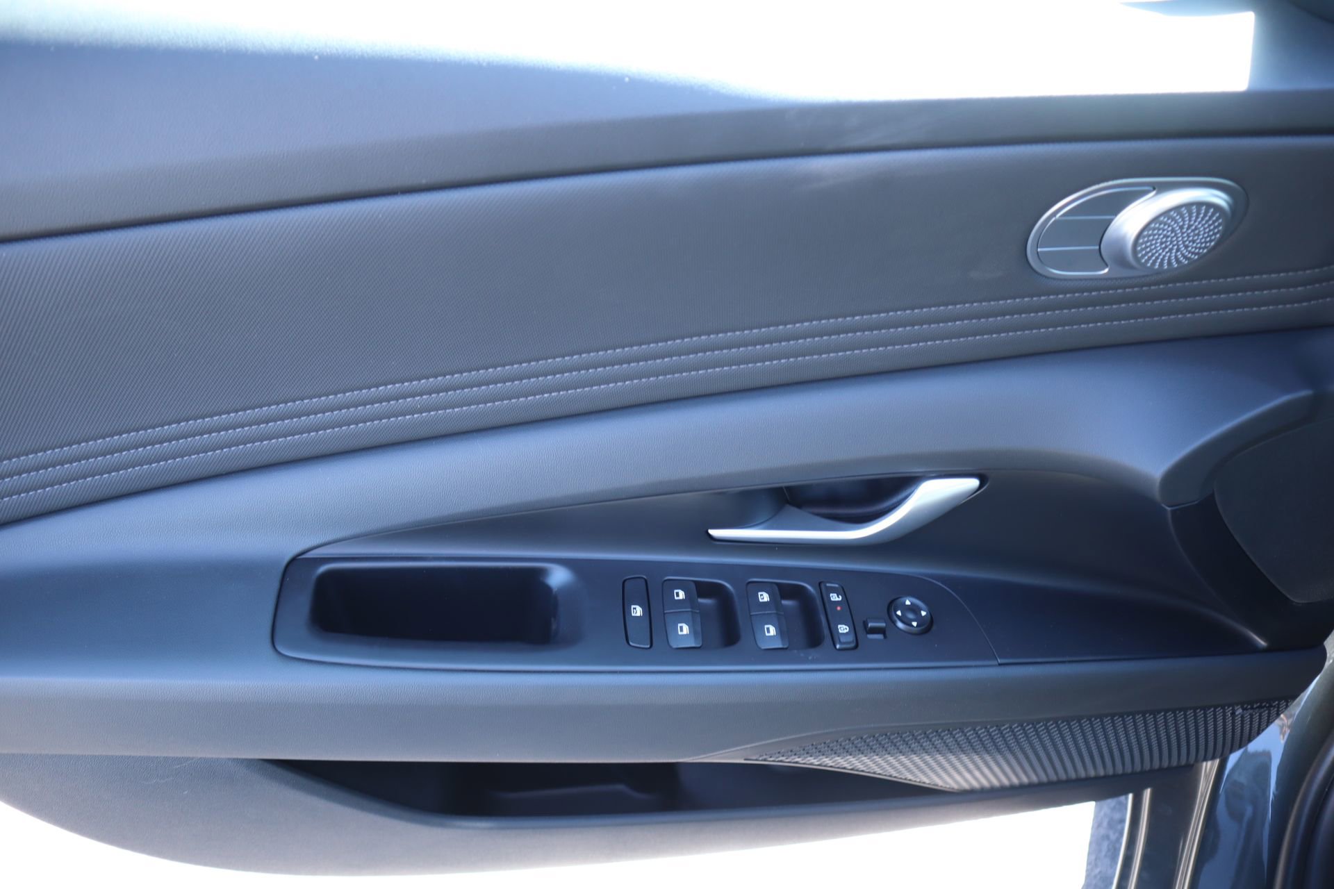 New 2026 Hyundai Elantra Limited image 16