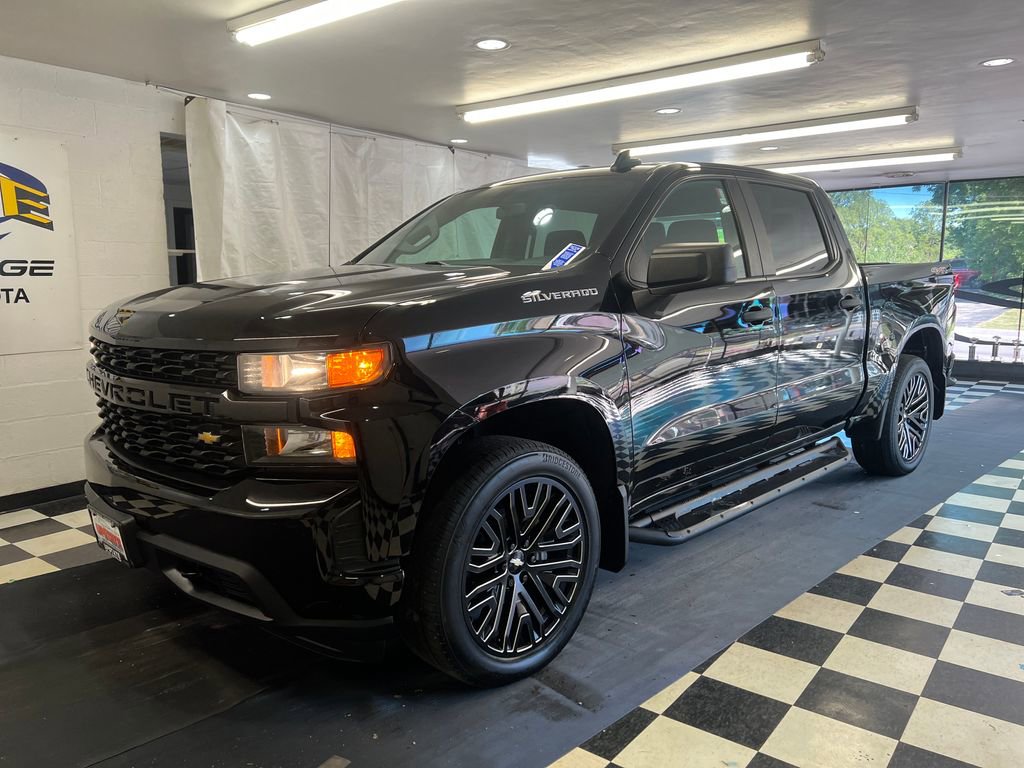Used 2019 Chevrolet Silverado 1500 Custom w/ Custom Value Package AWD/4WD image 4