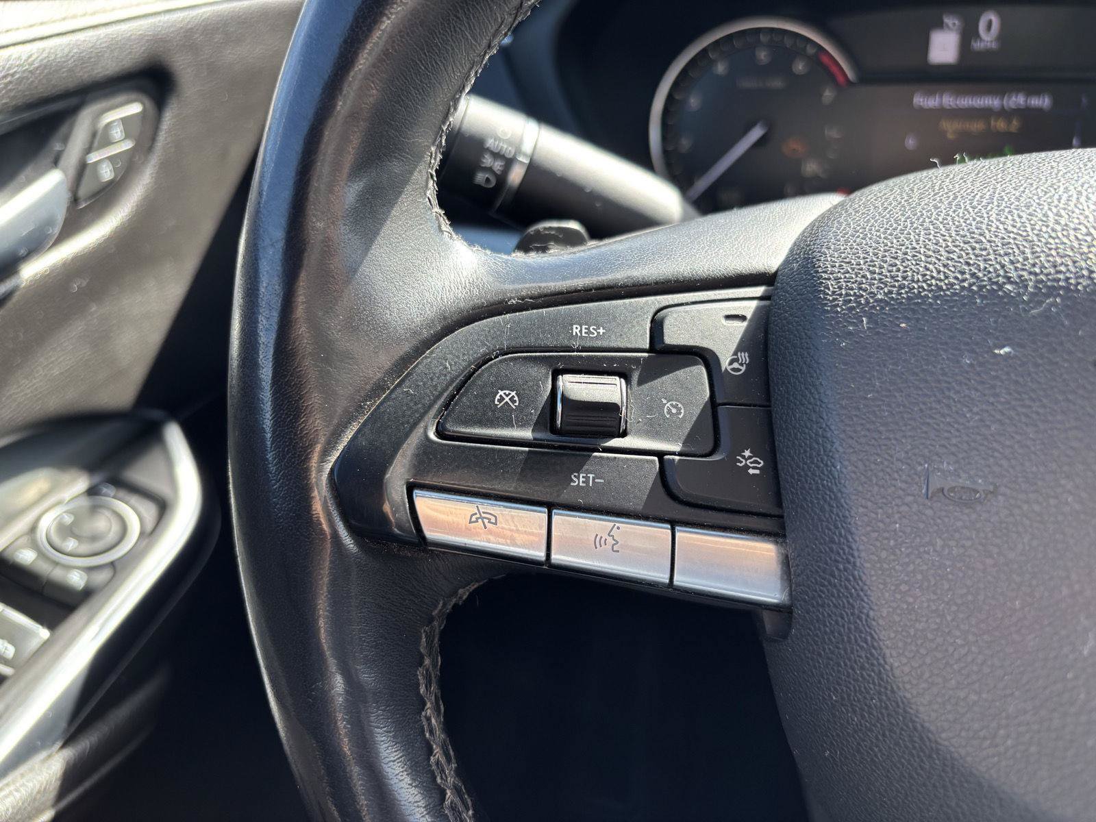Used 2020 Cadillac XT4 Premium Luxury AWD/4WD image 17