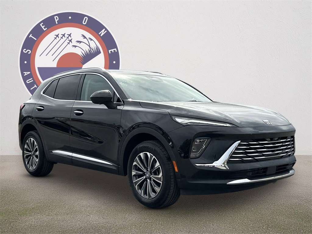 New 2025 Buick Envision Preferred image 2