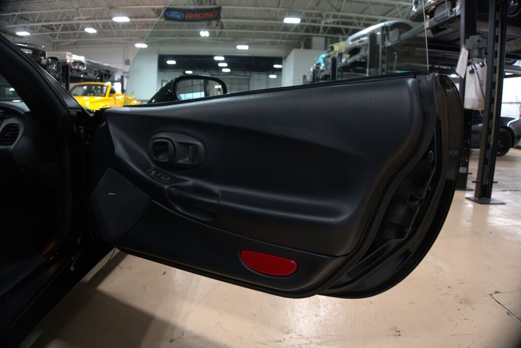 Used 2002 Chevrolet Corvette Convertible w/ Preferred Equipment Group2 image 39