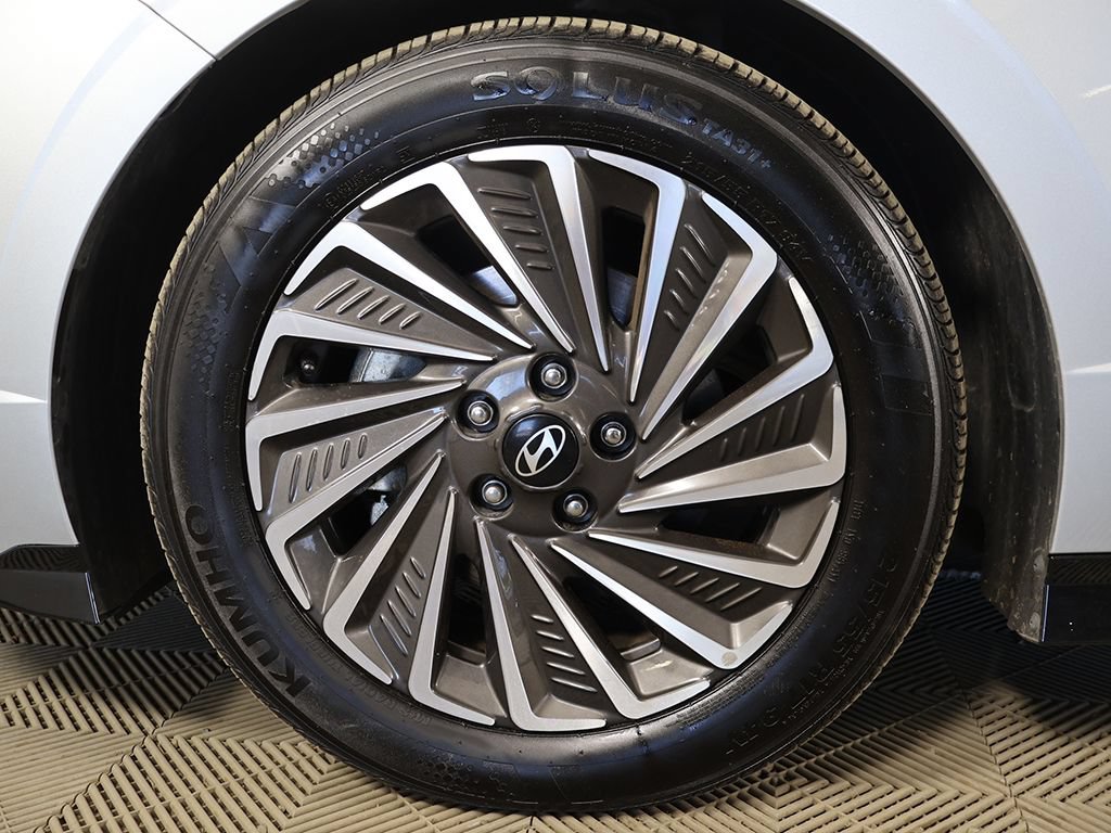Certified 2025 Hyundai Sonata SEL FWD image 17