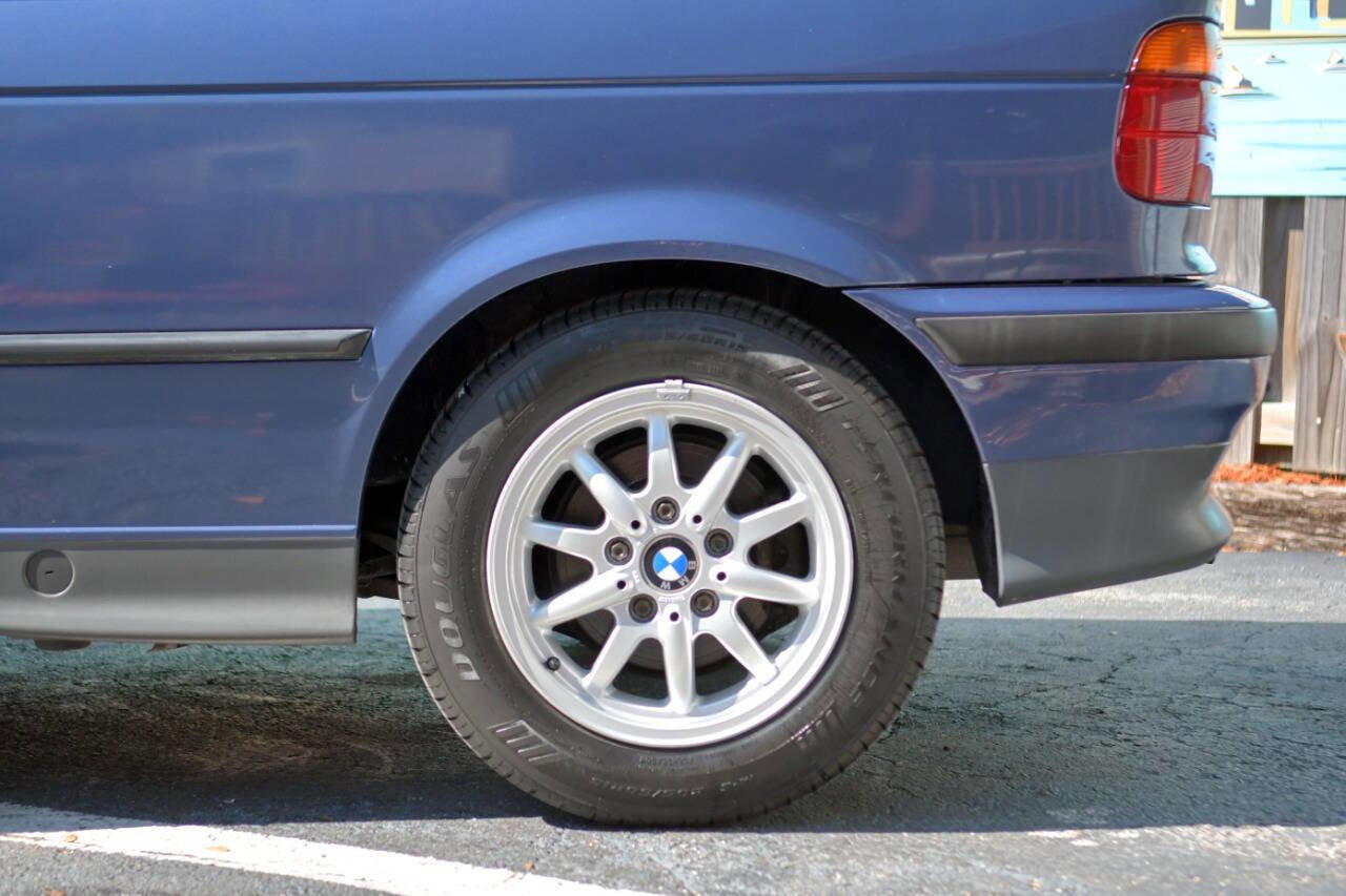 Used 1995 BMW 318ti Hatchback RWD image 10