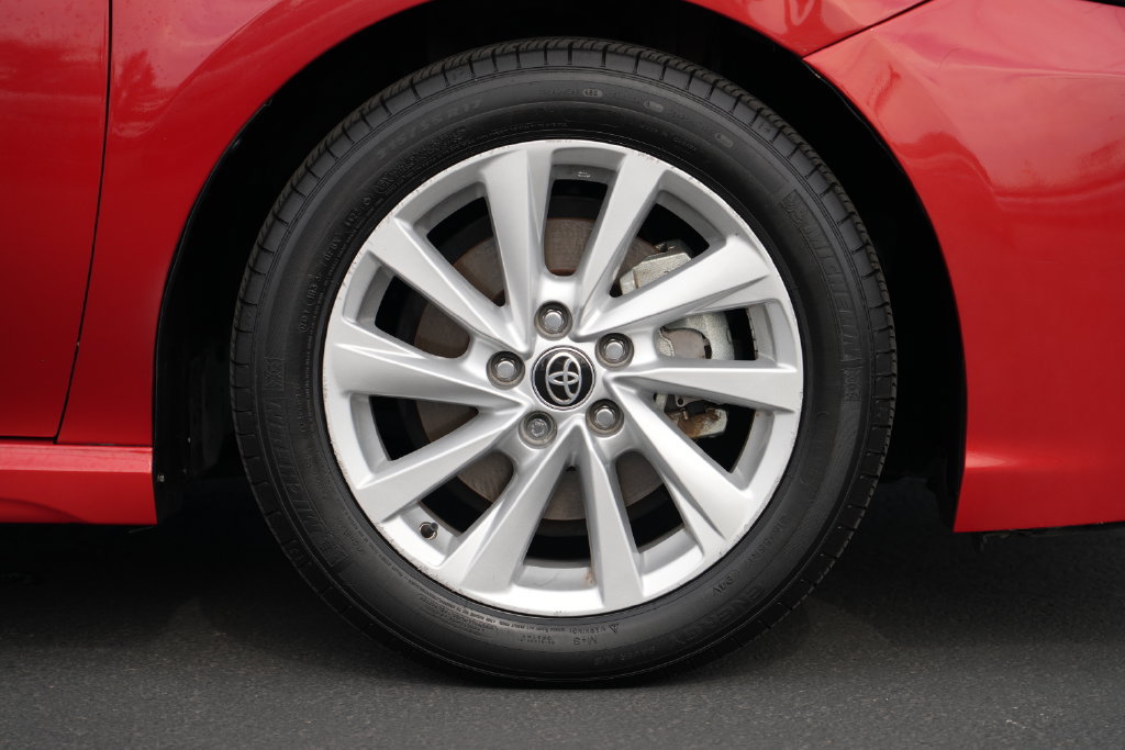 Used 2023 Toyota Camry SE FWD image 7