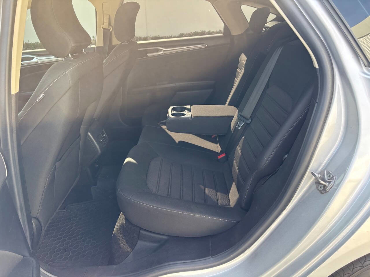 Used 2019 Ford Fusion SE image 15