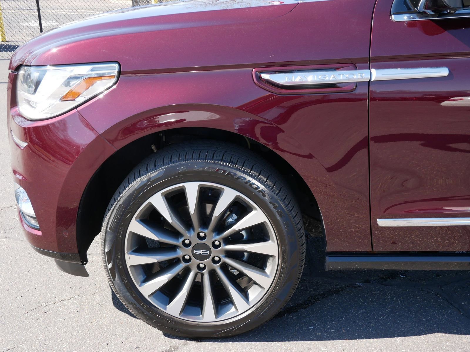 Used 2021 Lincoln Navigator Reserve AWD/4WD image 7