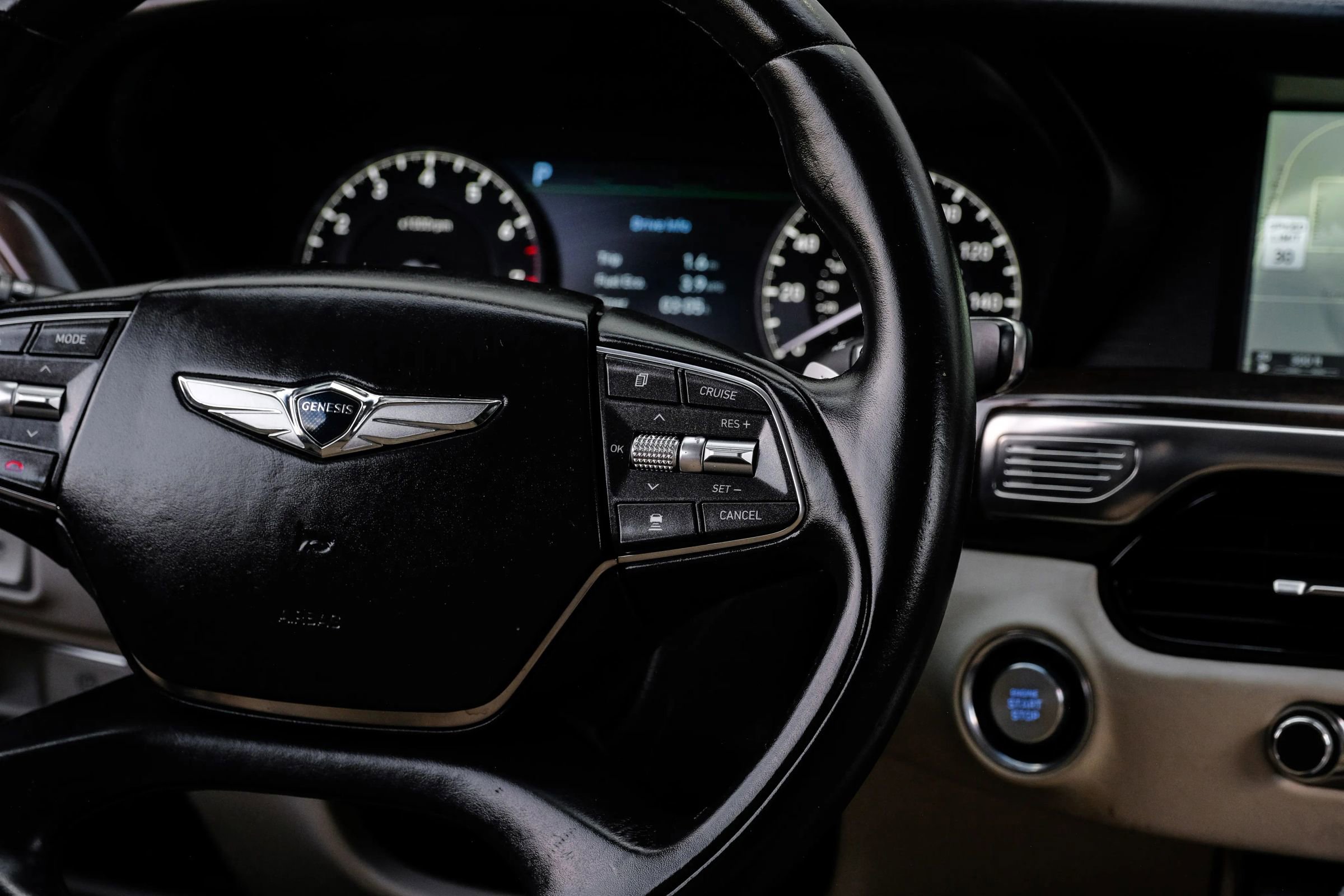 Used 2018 Genesis G90 5.0 Ultimate AWD/4WD image 26