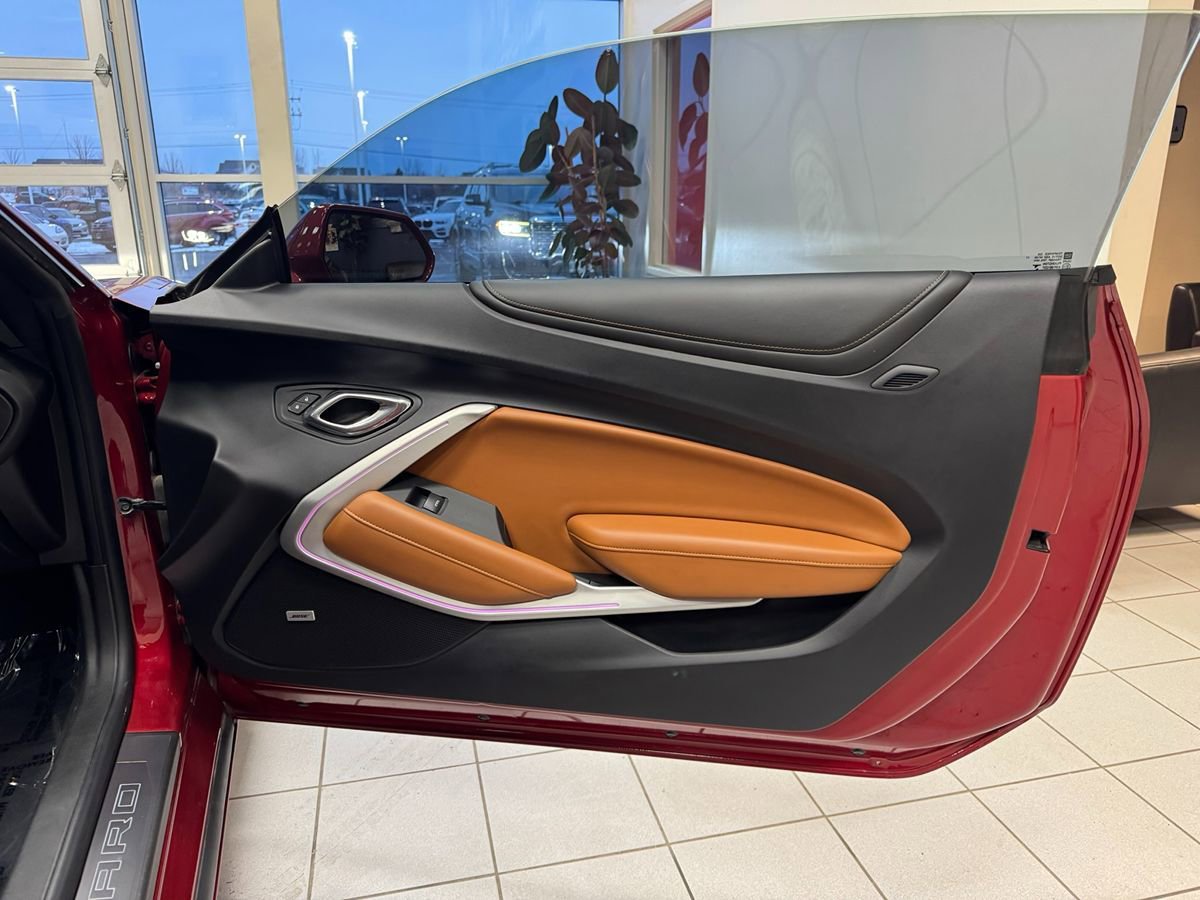 Used 2016 Chevrolet Camaro LT RWD image 18