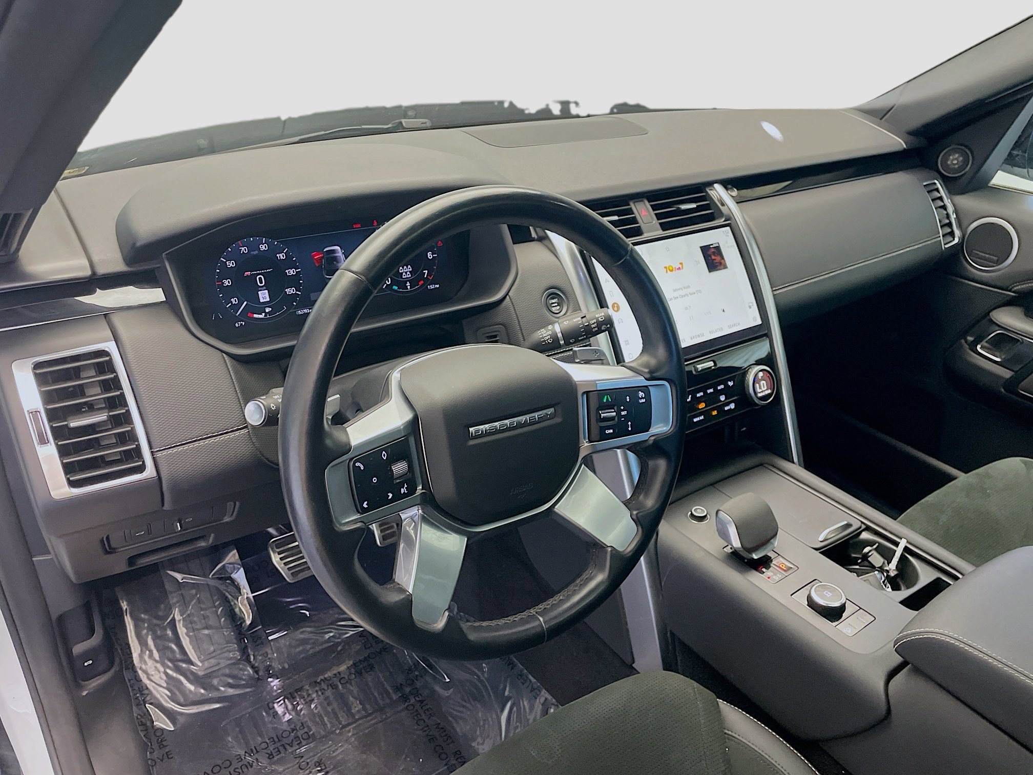 Used 2023 Land Rover Discovery S R-Dynamic image 7