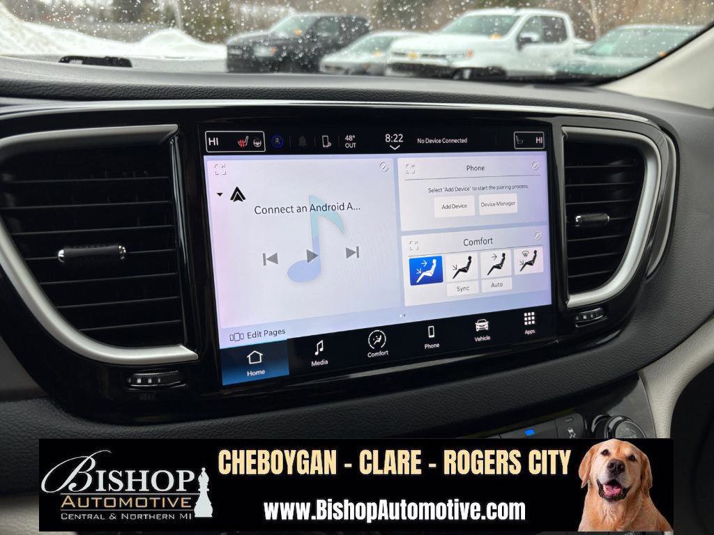 Used 2023 Chrysler Pacifica Touring-L image 32