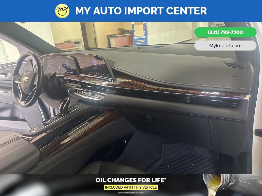 Used 2022 Cadillac Escalade ESV Luxury image 34