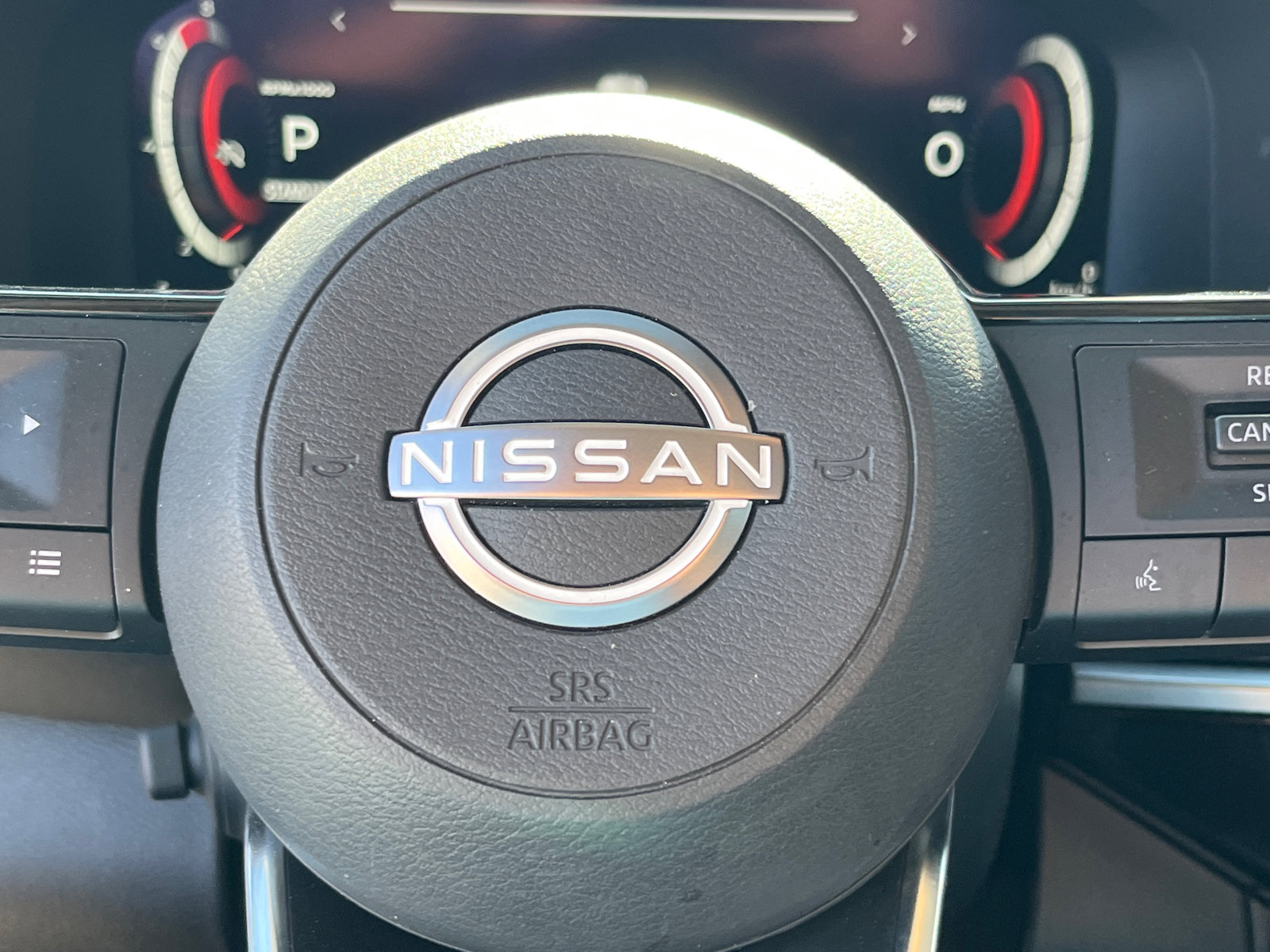 Used 2023 Nissan Pathfinder Platinum image 17