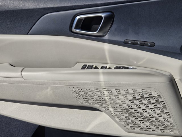 Used 2025 Kia Carnival SX FWD image 29