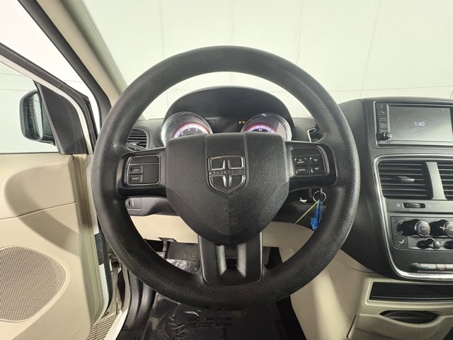Used 2018 Dodge Grand Caravan SE image 16