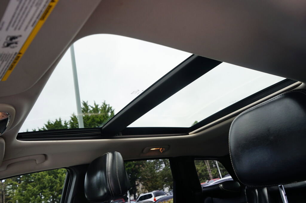 Used 2012 Jeep Grand Cherokee SRT8 w/ Luxury Group II image 25