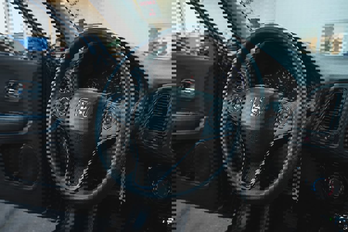 Used 2019 Honda HR-V LX image 18