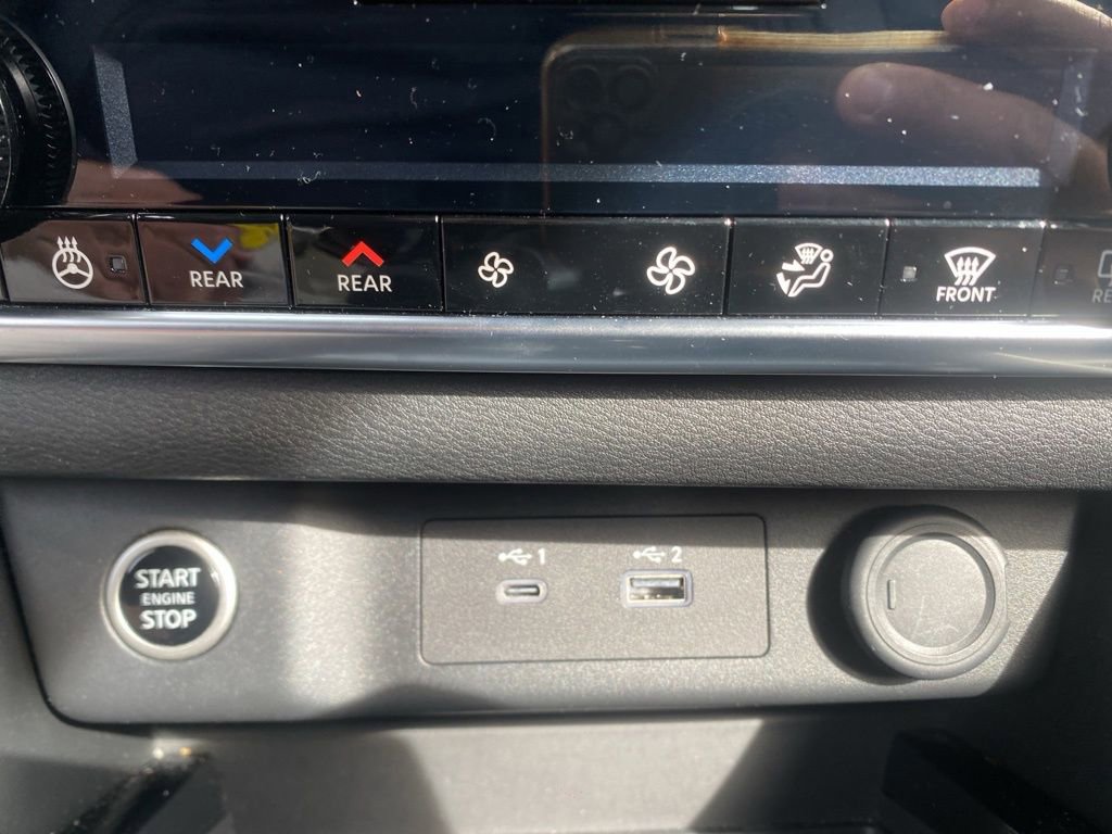 Used 2023 Nissan Rogue SL w/ SL Premium Package image 27