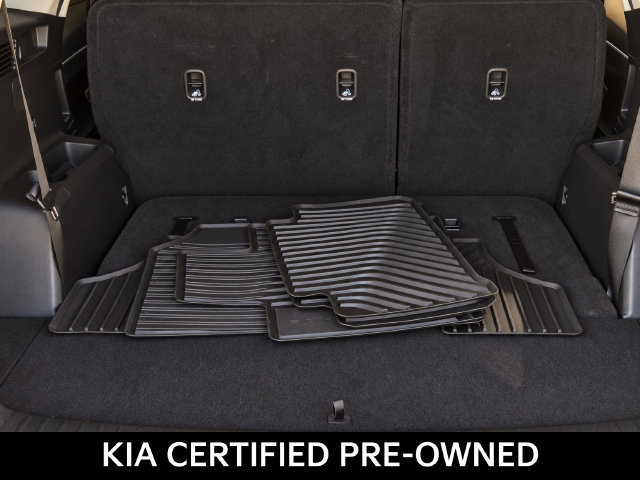 Certified 2025 Kia Sorento LX FWD image 9