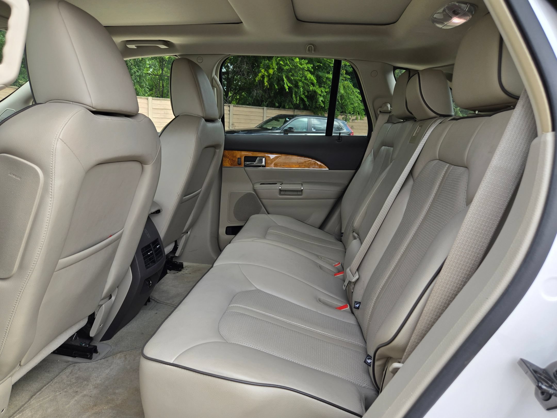 Used 2012 Lincoln MKX FWD image 14