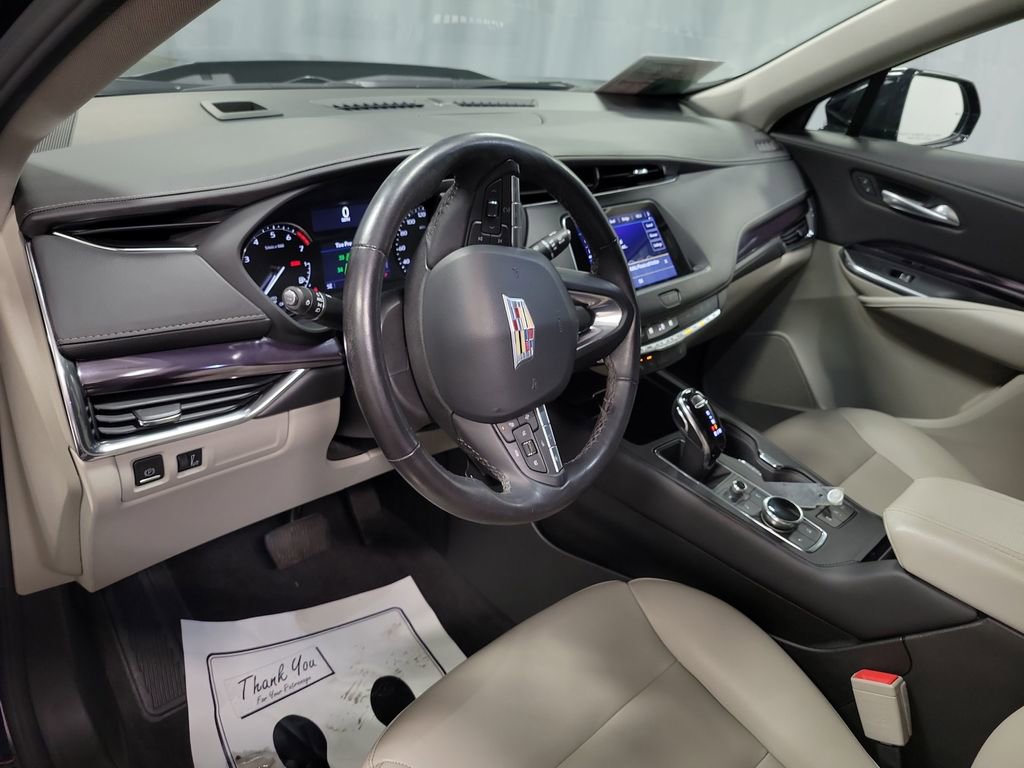Used 2023 Cadillac XT4 Luxury w/ Cold Weather Package image 13