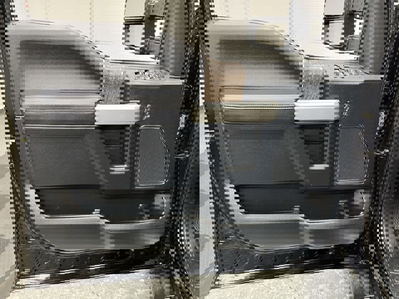 Used 2017 Ford F250 Lariat w/ Chrome Package image 9