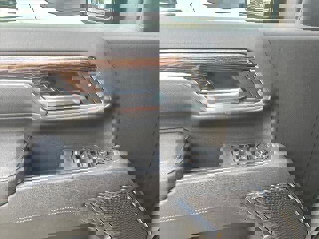 Used 2025 GMC Sierra 2500 SLE image 18