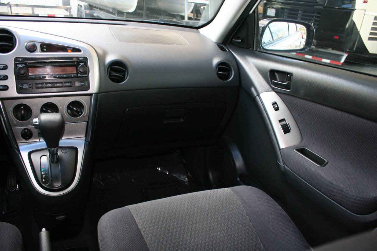 Used 2005 Toyota Matrix image 17
