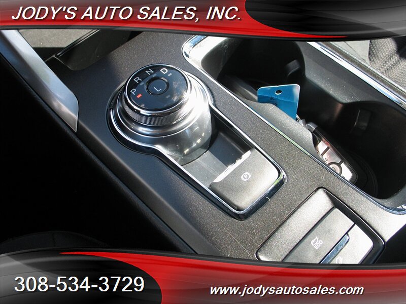Used 2018 Ford Fusion SE FWD image 21