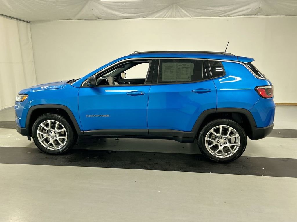 Used 2024 Jeep Compass Latitude w/ Sun and Sound Group image 6