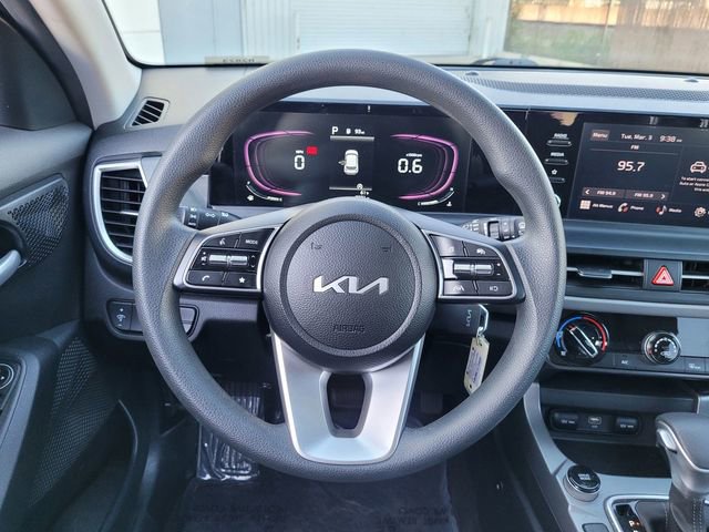 Used 2024 Kia Seltos LX image 17