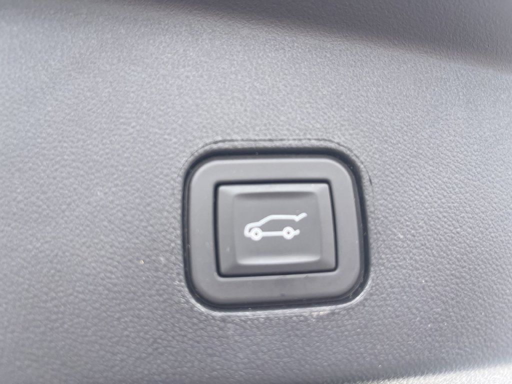 Certified 2024 Cadillac Lyriq Sport w/ LPO, Floor Liner Package AWD/4WD image 7