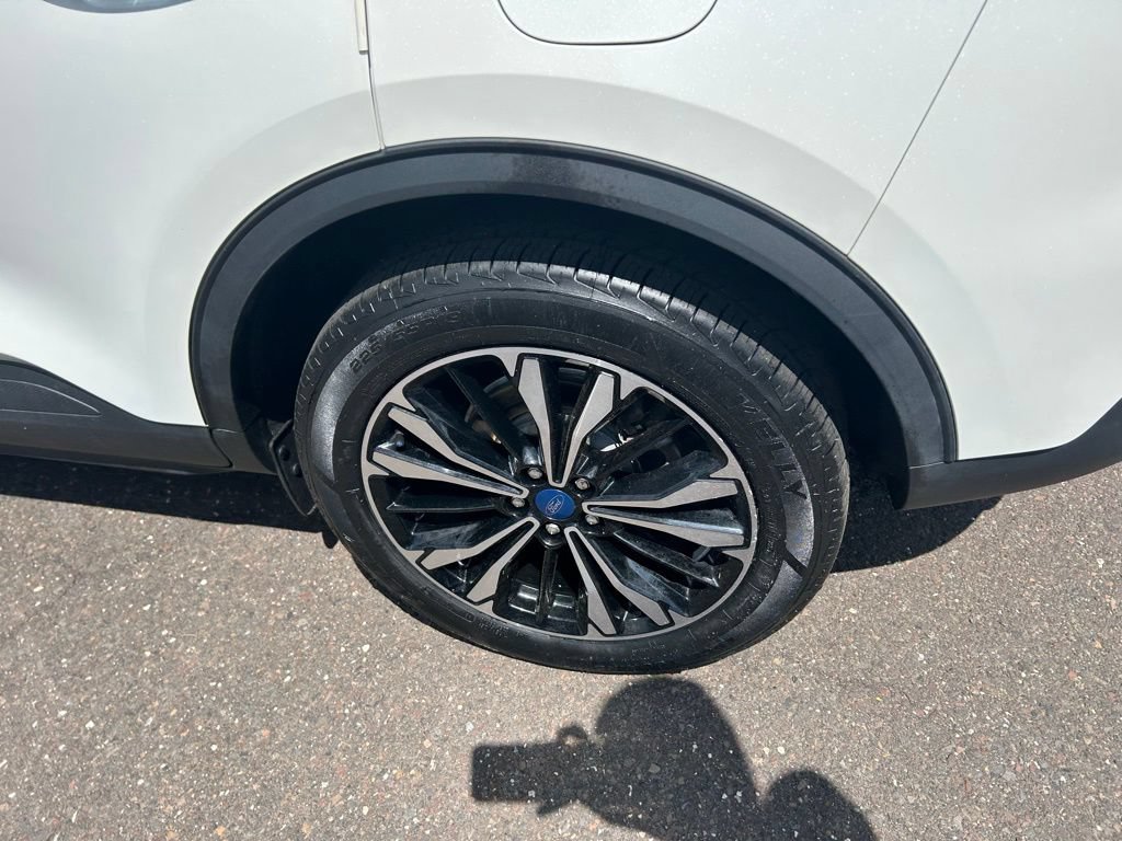 Certified 2022 Ford Escape SEL w/ SEL Stealth AWD Package image 43