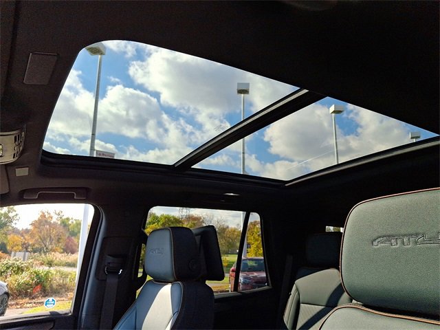 New 2026 GMC Yukon AT4 w/ AT4 Premium Plus Package image 10