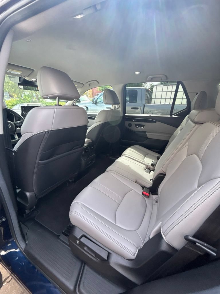 Used 2025 Honda Pilot EX-L image 16