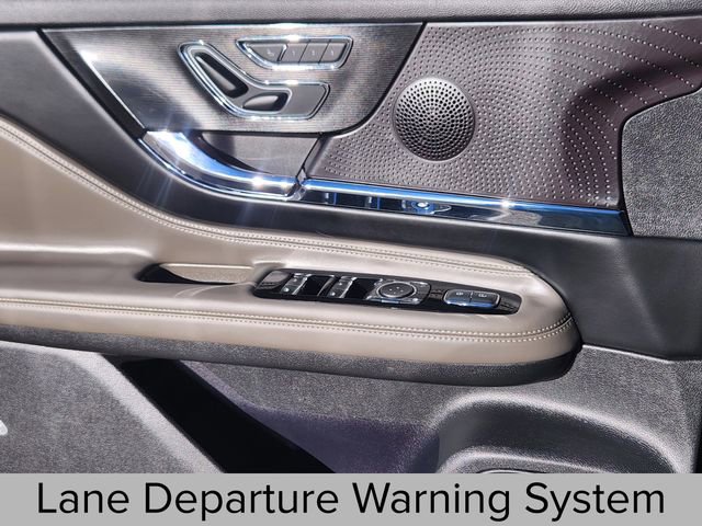 Certified 2024 Lincoln Corsair Grand Touring AWD/4WD image 12
