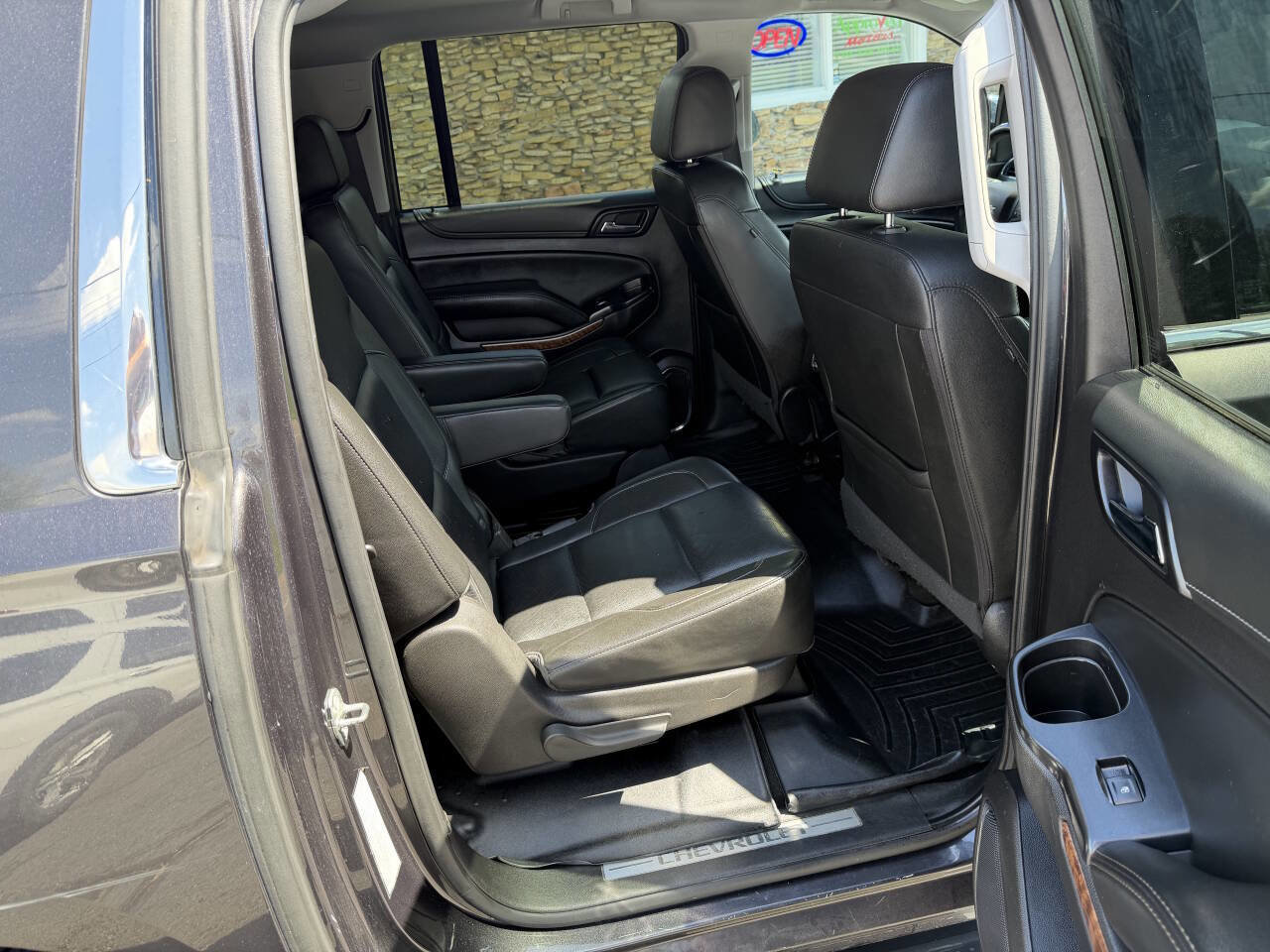 Used 2017 Chevrolet Suburban Premier AWD/4WD image 11