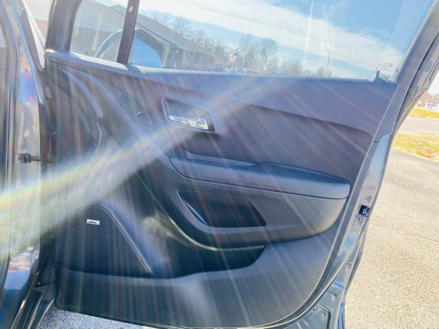 Used 2016 Chevrolet Trax LT w/ LT Sun and Sound Package image 12