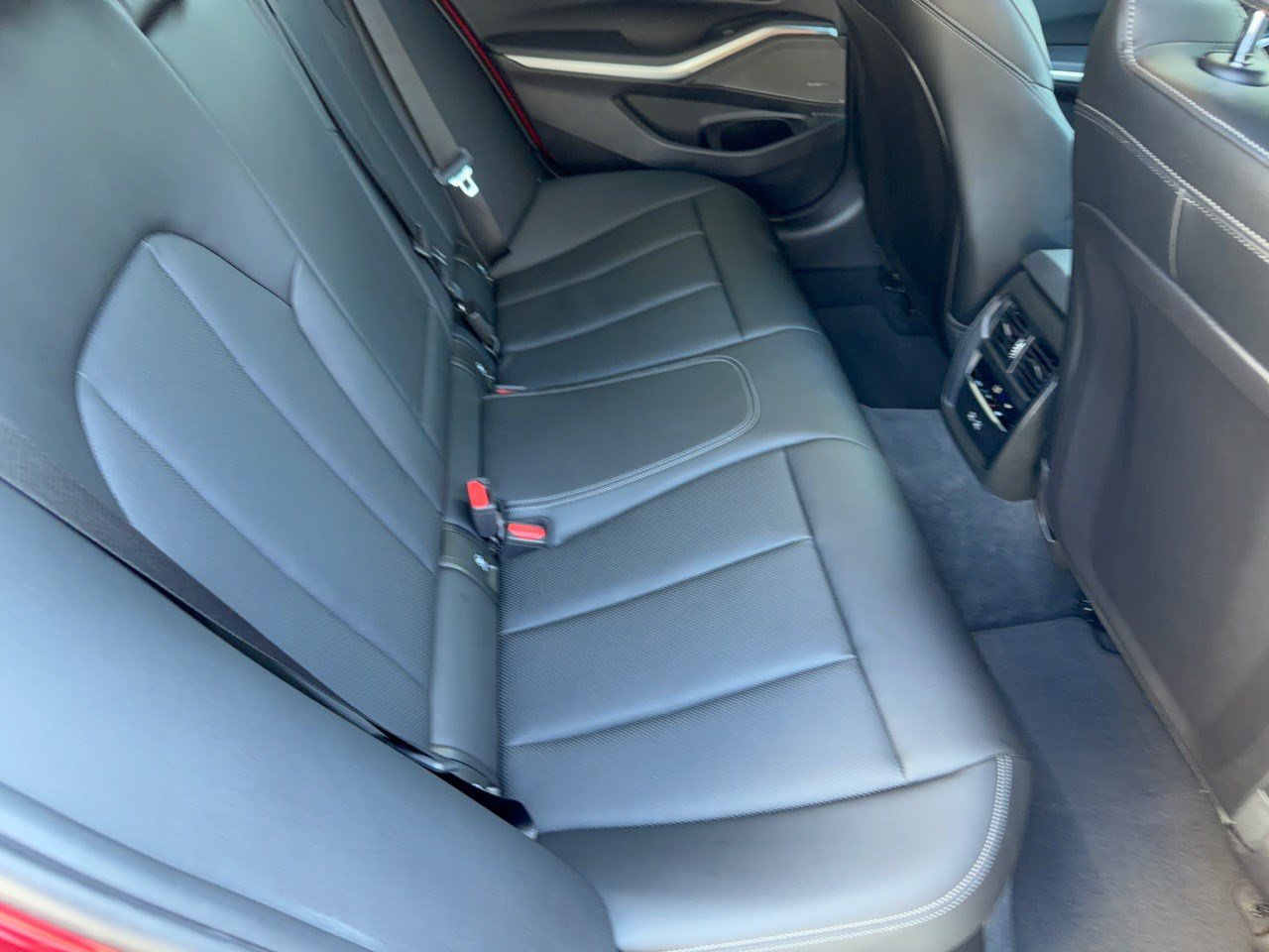 Used 2025 BMW M340i w/ Premium Package RWD image 29
