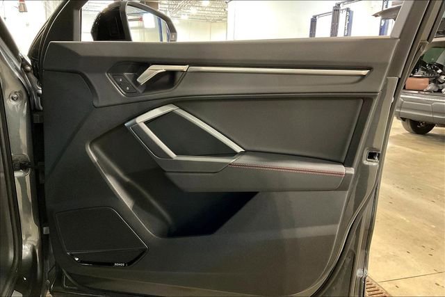 Certified 2025 Audi Q3 2.0T Premium Plus w/ Premium Plus Package AWD/4WD image 24