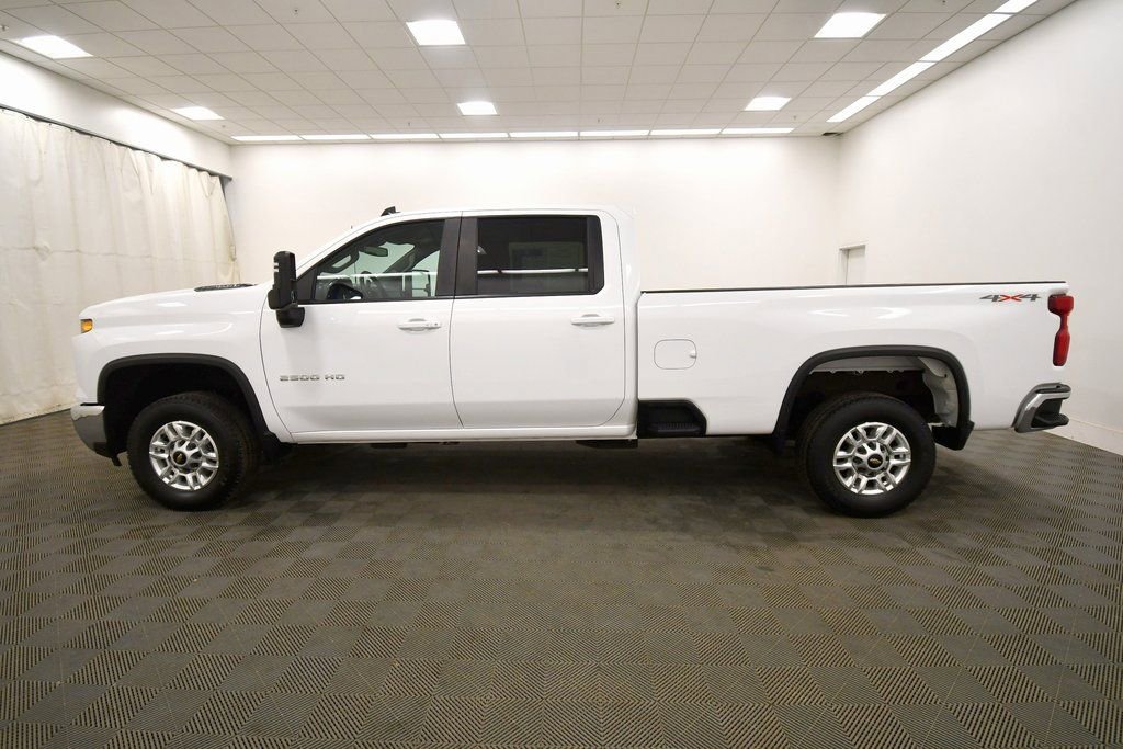 Used 2024 Chevrolet Silverado 2500 LT w/ Convenience Package AWD/4WD image 4