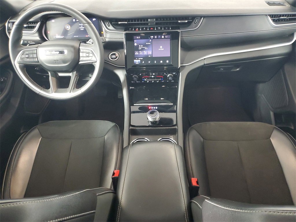 Used 2024 Jeep Grand Cherokee L Altitude image 13