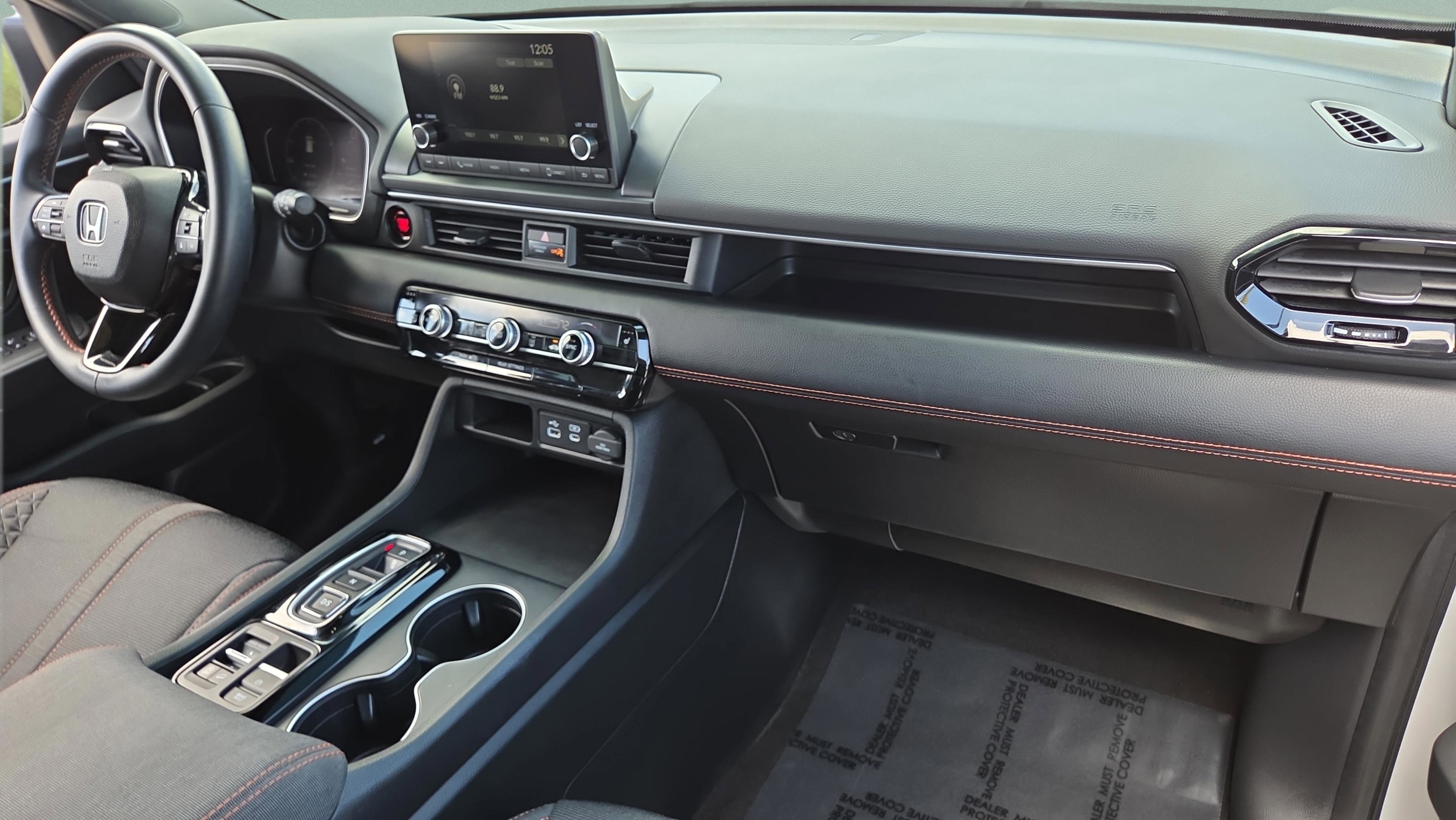 Used 2023 Honda Pilot Sport image 17