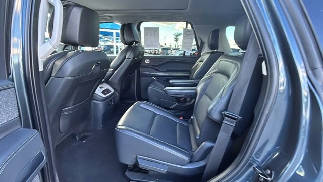 Used 2025 Lincoln Navigator Reserve image 17