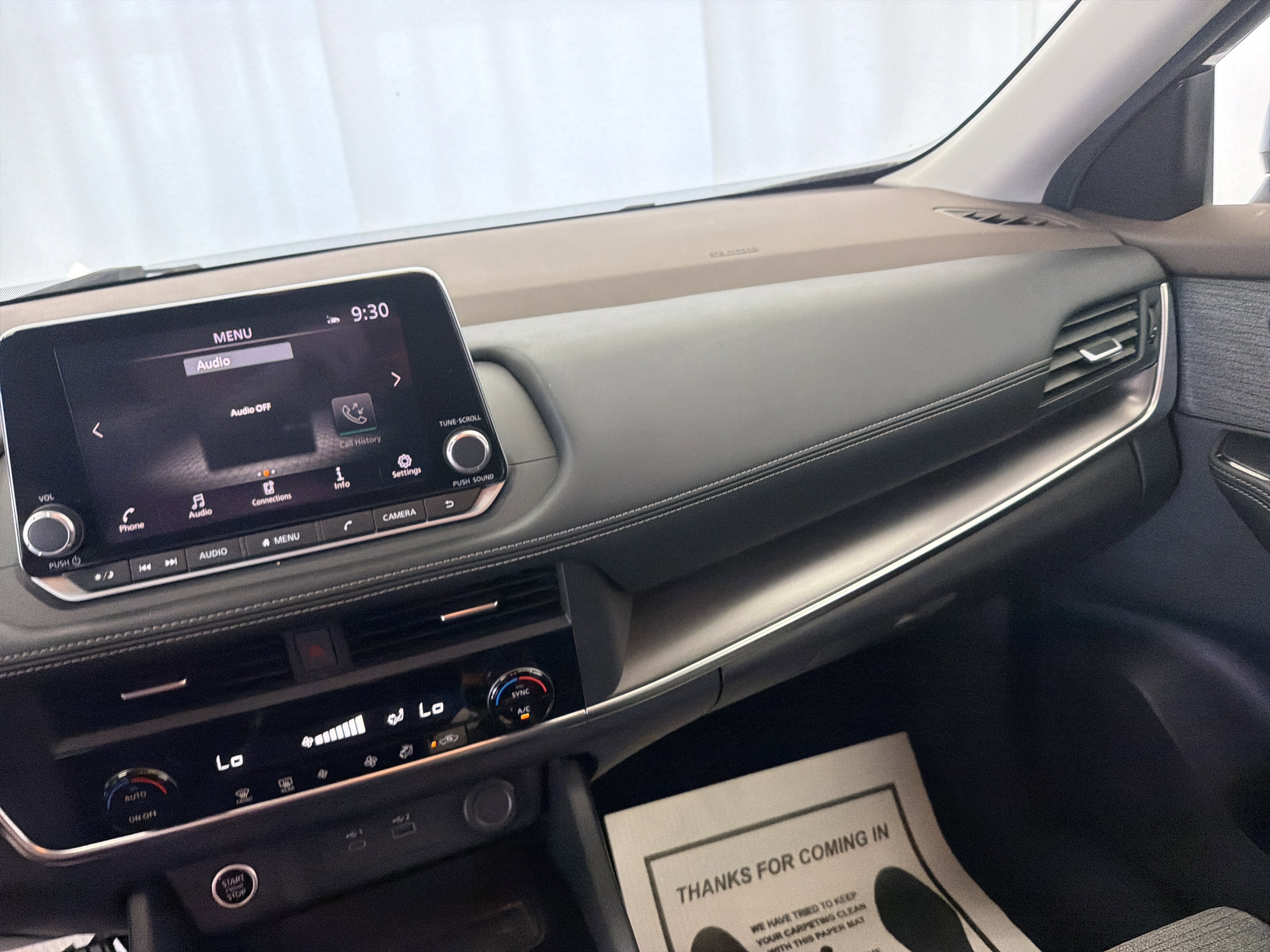 Used 2023 Nissan Rogue SV image 11