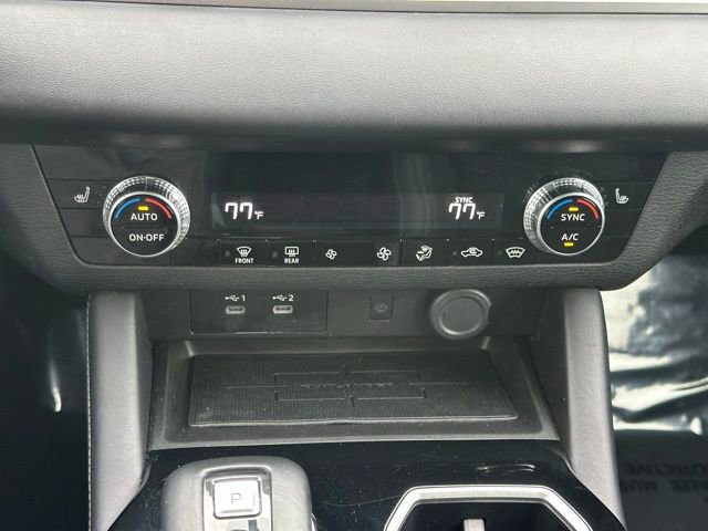 Used 2025 Mitsubishi Outlander SE image 29