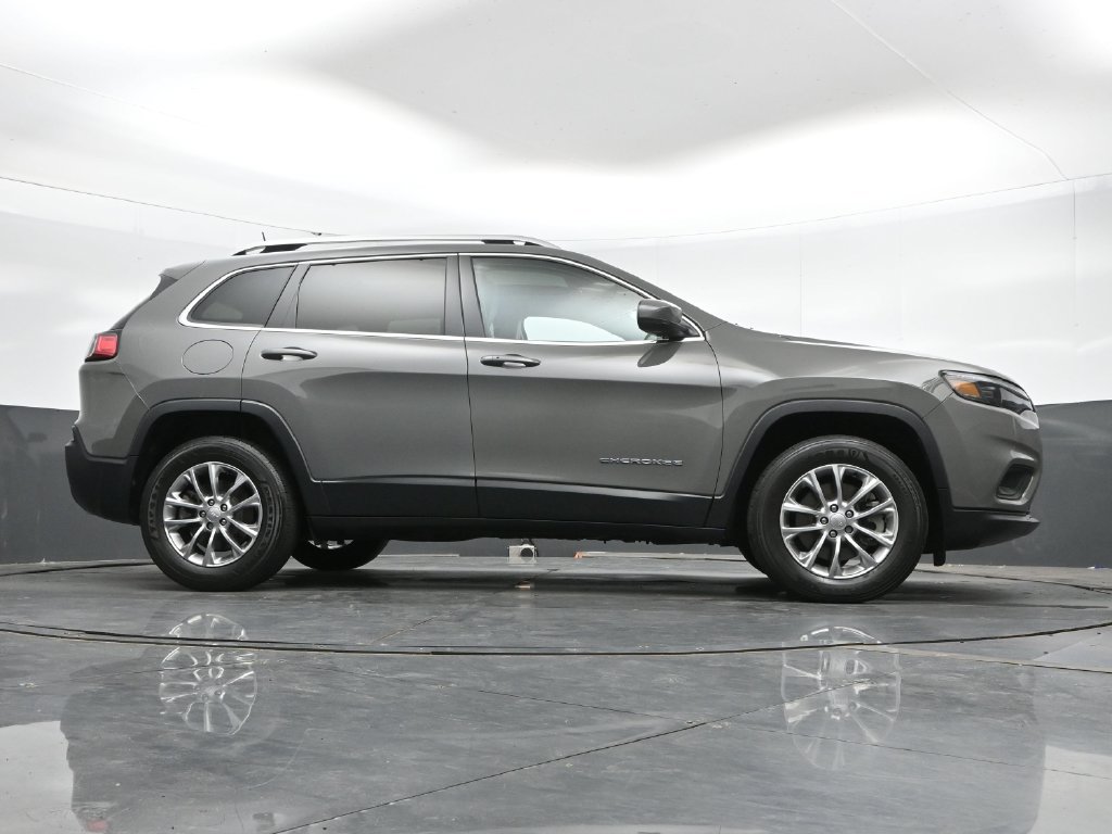 Used 2021 Jeep Cherokee Latitude Lux w/ Sun & Sound Group AWD/4WD image 45