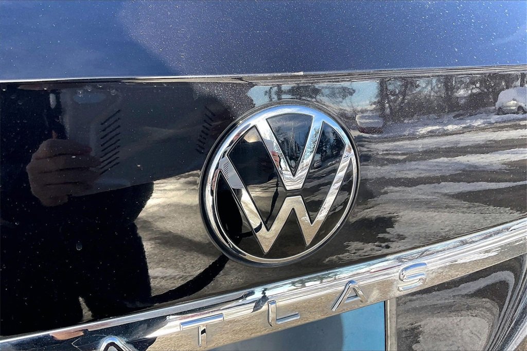 Used 2023 Volkswagen Atlas Cross Sport SEL Premium R-Line image 8