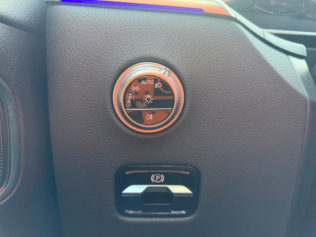 Certified 2025 Mercedes-Benz GLC 350e 4MATIC image 23