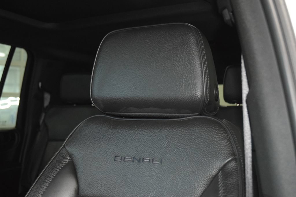 Used 2024 GMC Yukon XL Denali AWD/4WD image 43